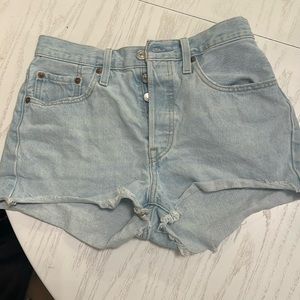 Levi’s 501 denim shorts size 27